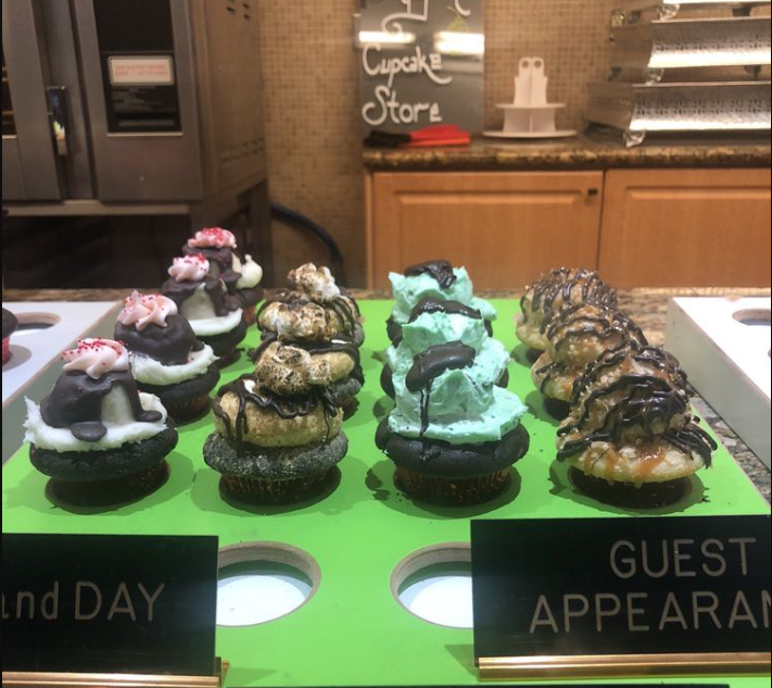 french raspberry cupcakes for san clemente costumer