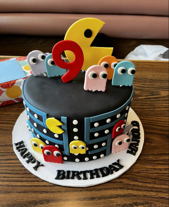 birthday cake with minions for laguna beach costumer