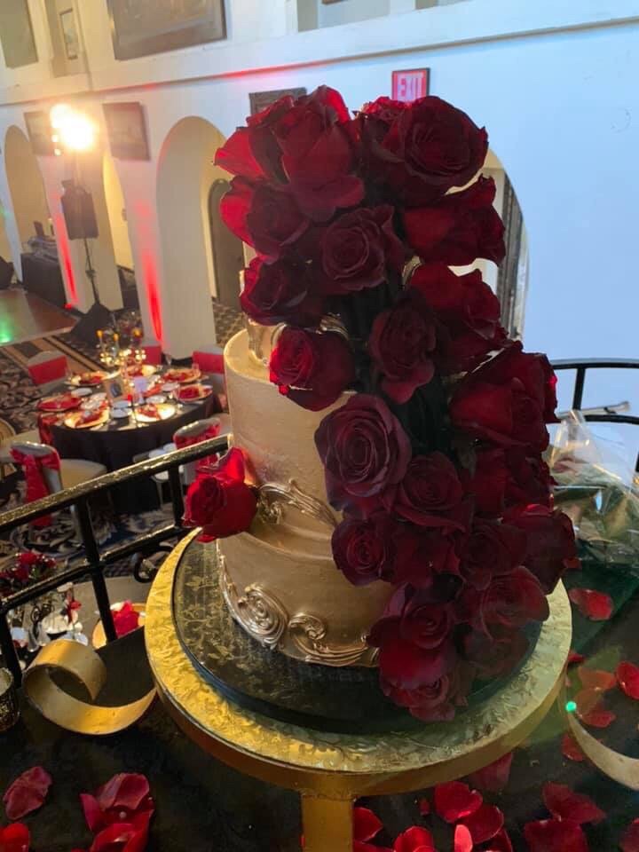 custom flower cake for newport beach costumer