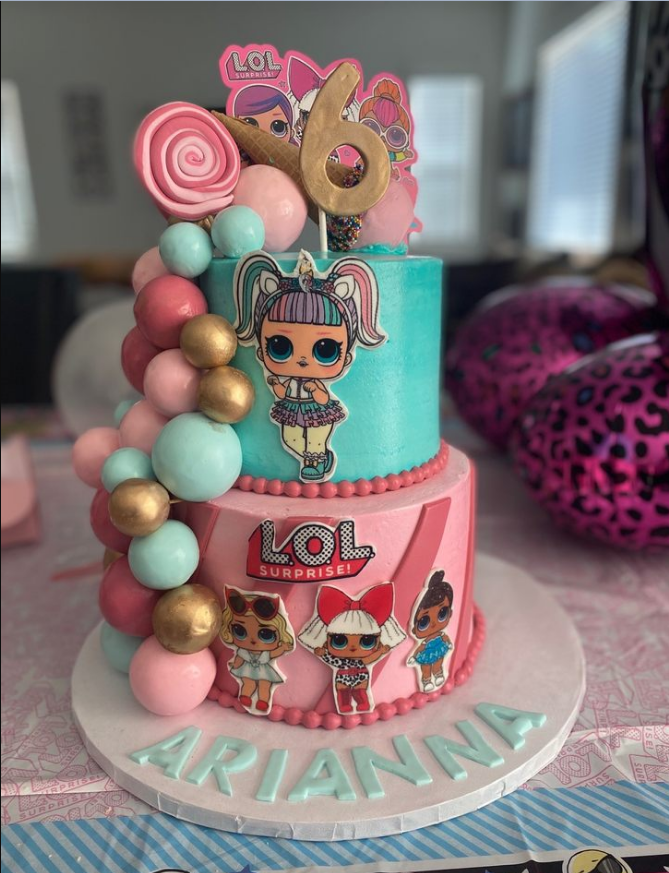 custome cake for lake forest costumer