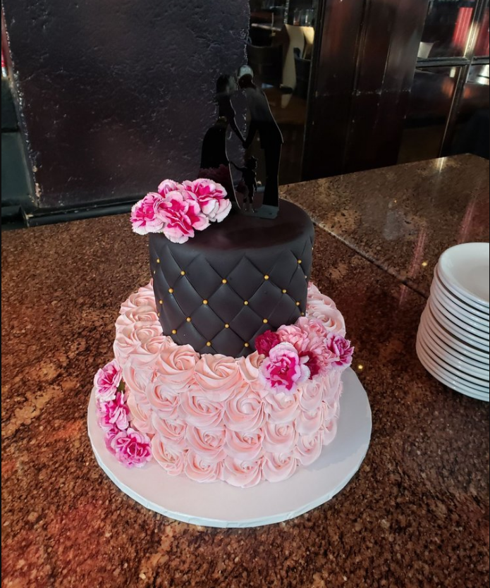 custom wedding cake for san juan capistrano costumer